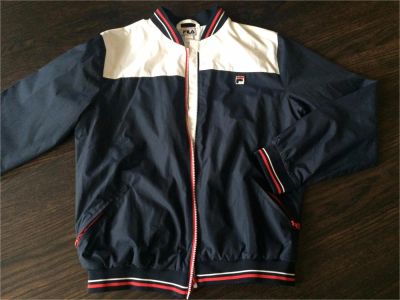 Лот: 9704095. Фото: 1. Ветровка Fila. Верхняя одежда
