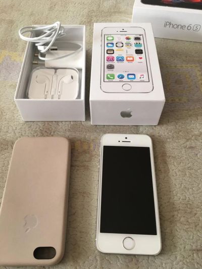 Лот: 7019673. Фото: 1. Кому iPhone 5s на 16 гб рст LTE. Смартфоны