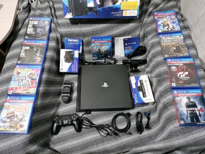 Лот: 18633196. Фото: 1. Игровая консоль PlayStation 4... Игровые приставки, консоли