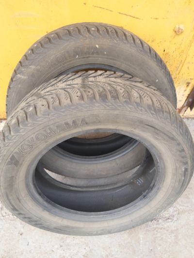Лот: 25805845. Фото: 1. Yokohama iceGuard 215/60 R16 2шт. Шины