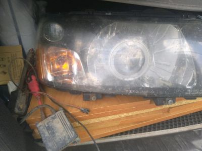 Лот: 14530667. Фото: 1. Фары forester sg5. Оптика и освещение