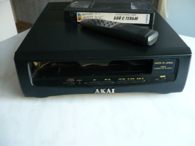 Лот: 25357656. Фото: 1. Видеоплеер Akai VS-R120EDG.Пишущий... Видеомагнитофоны