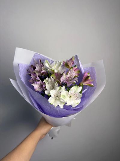 Лот: 25710309. Фото: 1. 3. Букет - комплимент из альстромерий... Свежие цветы
