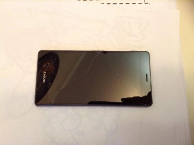 Лот: 6494666. Фото: 1. Sony Z3 (треснут экран, всё работает... Смартфоны