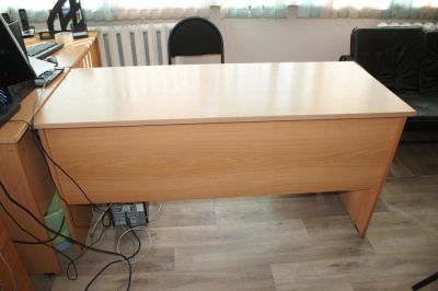 Лот: 10063644. Фото: 1. Офисные столы. Компьютерные и письменные столы