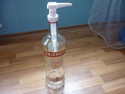 Лот: 11884340. Фото: 1. Бутылка с насосом. Бутылки, пробки, этикетки