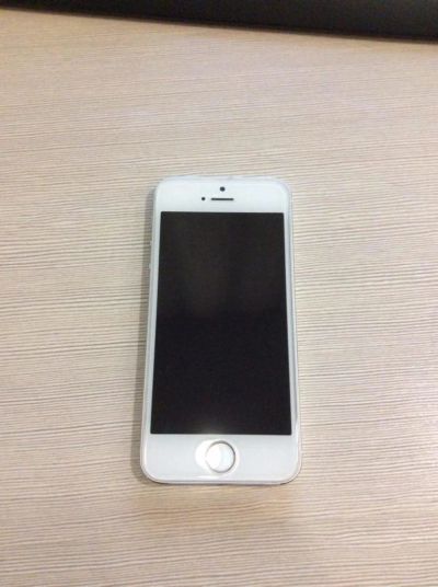Лот: 5626941. Фото: 1. iPhone 5s 16GB white. Смартфоны