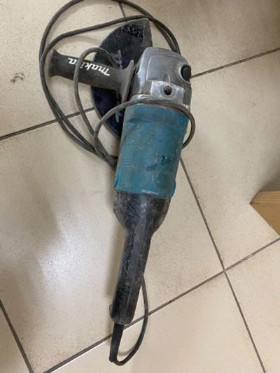 Лот: 22832219. Фото: 1. болгарка Makita на запчасти. Электроинструмент