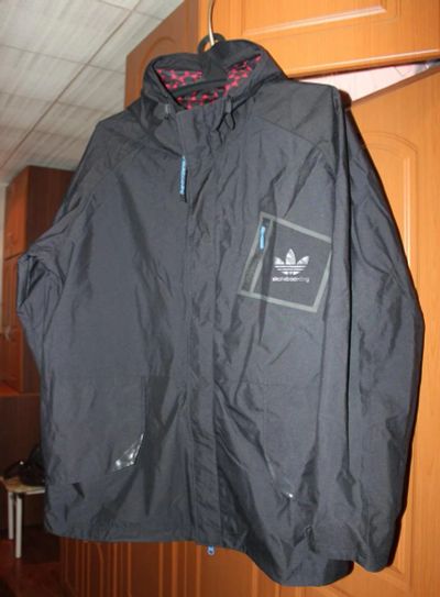 Лот: 11471308. Фото: 1. Куртка-ветровка мужская Adidas... Легкие куртки, толстовки