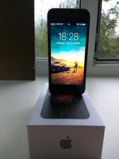 Лот: 10274713. Фото: 1. Iphone SE 32Gb, Пользовался месяц... Смартфоны