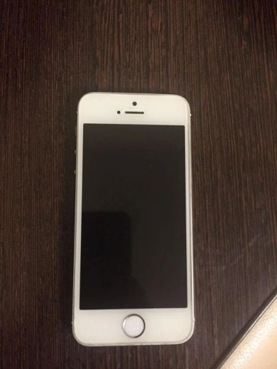 Лот: 7528895. Фото: 1. iPhone 5s 16gb silver А1530. Смартфоны
