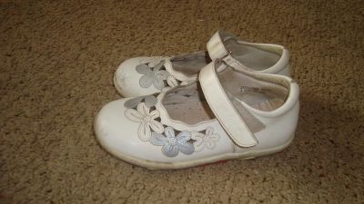 Лот: 4171424. Фото: 1. туфли на девочку 28 размер. Туфли