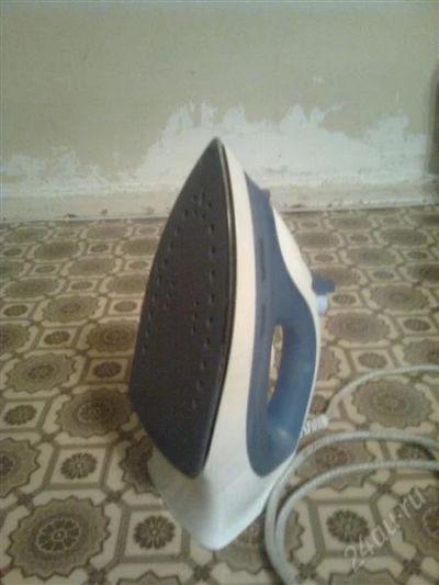 Лот: 1754136. Фото: 1. Продам хорошенький утюг Philips. Утюги, парогенераторы, отпариватели