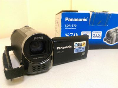 Лот: 9495018. Фото: 1. Видеокамера Panasonic SDR-S70. Видеокамеры