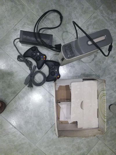 Лот: 11709649. Фото: 1. Приставка X-box 360 чипованная... Игры для консолей