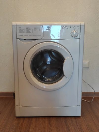 Лот: 15325140. Фото: 1. Стиральная машина Indesit wisa... Стиральные машины