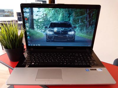 Лот: 13897572. Фото: 1. Ноутбук Ноутбук Samsung 300E72... Ноутбуки
