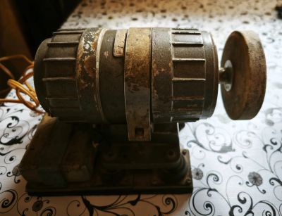 Лот: 25406461. Фото: 1. Станок точильный. Электроинструмент
