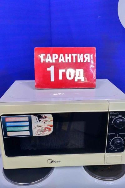 Лот: 16990632. Фото: 1. Микроволновая печь midea mm717caa. Микроволновки, мини-печи