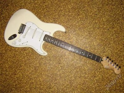Лот: 116868. Фото: 1. FENDER STRATOCASTER. Гитары