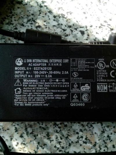 Лот: 11597405. Фото: 1. Блок питания для ноутбука 20 V... Зарядные устройства