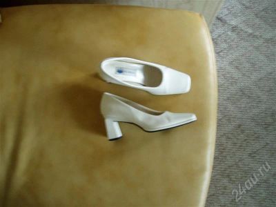 Лот: 325792. Фото: 1. Туфли белые 35р (новые). Туфли