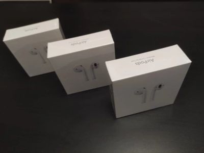Лот: 16996021. Фото: 1. Airpods v2 Original, New, в упаковке... Наушники, гарнитуры