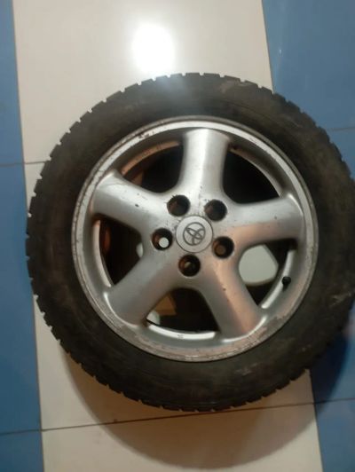 Лот: 21731044. Фото: 1. Диски toyota r16. Шины