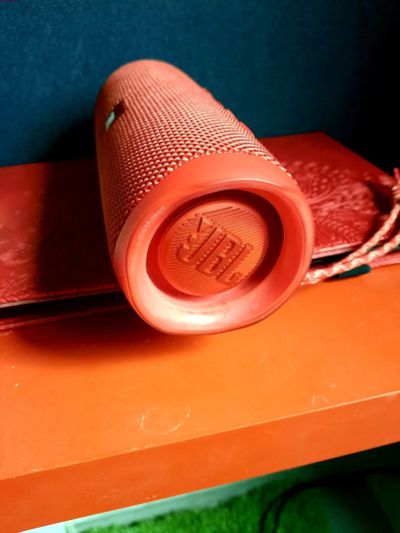 Лот: 17667373. Фото: 1. Портативная акустика JBL Flip... Красноярск