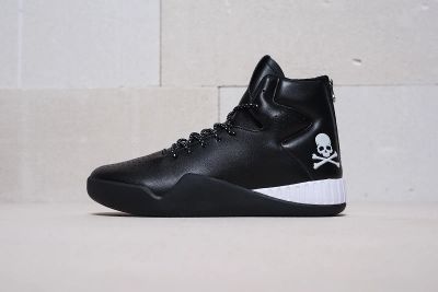 Лот: 11617781. Фото: 1. Кроссовки Adidas Tubular Instinct... Кеды, кроссовки, слипоны