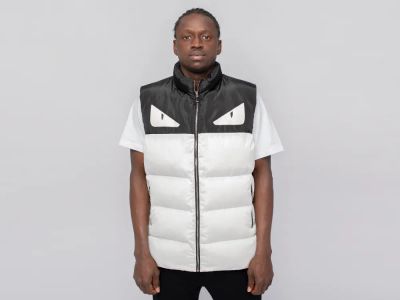 Лот: 24977071. Фото: 1. Жилет Fendi. Верхняя одежда