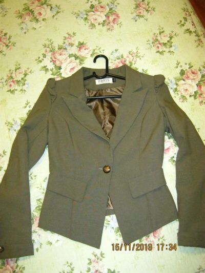 Лот: 3402771. Фото: 1. Пиджак стиль Zara р-р 42-44/44... Пиджаки, жакеты, жилеты