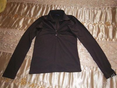 Лот: 2537784. Фото: 1. Трикотажная кофточка D&G р.40... Свитеры, толстовки, худи