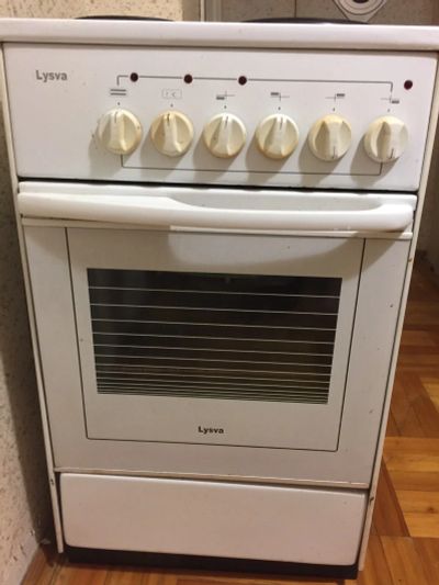 Лот: 16357023. Фото: 1. Продам плиту электрическую с духовкой... Плиты, духовые шкафы, варочные поверхности