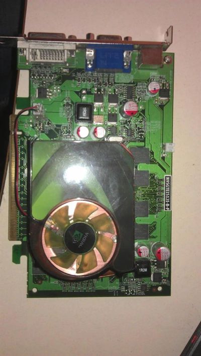 Лот: 3644550. Фото: 1. GeForce 9500GT 512Mb. Видеокарты