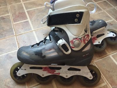 Лот: 13841500. Фото: 1. Ролики Rollerblade. Роликовые коньки, скейтборды, самокаты
