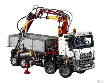 Лот: 13244703. Фото: 1. LEGO Technic 42043 Mercedes-Benz... Конструкторы