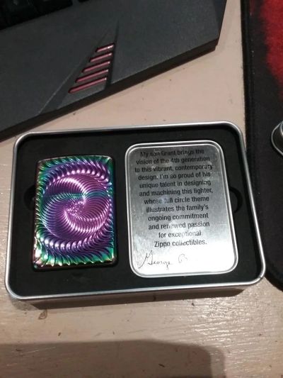 Лот: 11546650. Фото: 1. Зажигалка Zippo Limited Edition... Зажигалки, спички, пепельницы