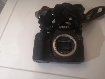 Лот: 18140736. Фото: 1. Зеркальная камера Canon 5D Mark... Цифровые зеркальные