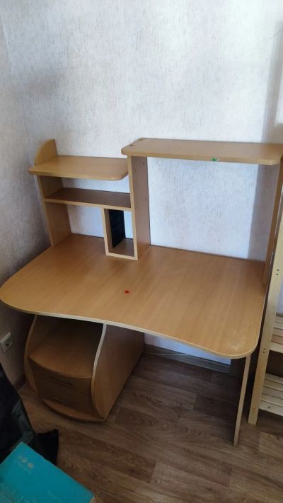 Лот: 25855261. Фото: 1. Стол компьютерный. Компьютерные и письменные столы