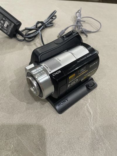 Лот: 17326770. Фото: 1. Цифровая видеокамера Sony HDR-SR10... Видеокамеры