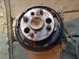 Лот: 5912758. Фото: 1. Ступица левая задняя барабанная... Ходовая, подвеска, рулевое управление