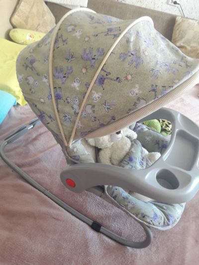 Лот: 10736094. Фото: 1. Детский Шезлонг до 1-2 лет. Другое (кормление и уход, гигиена)