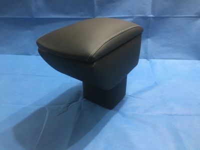 Лот: 17525947. Фото: 1. Подлокотник Ford Focus 2 2004... Салон