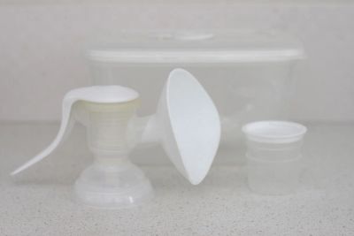 Лот: 7001779. Фото: 1. молокоотсос tommee tippee новый. Всё для кормления