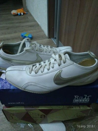 Лот: 11361098. Фото: 1. Кроссовки Nike,натуральная кожа... Кеды, кроссовки, слипоны
