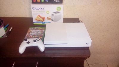 Лот: 10889031. Фото: 1. Продам игровую приставку Xbox... Игровые приставки, консоли