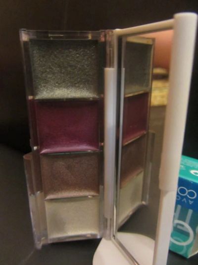 Лот: 6404297. Фото: 1. Тени 4-х цветные от Avon. Макияж