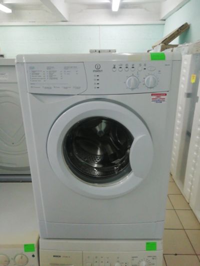 Лот: 15246820. Фото: 1. Стиральная машина Indesit WISL103. Стиральные машины