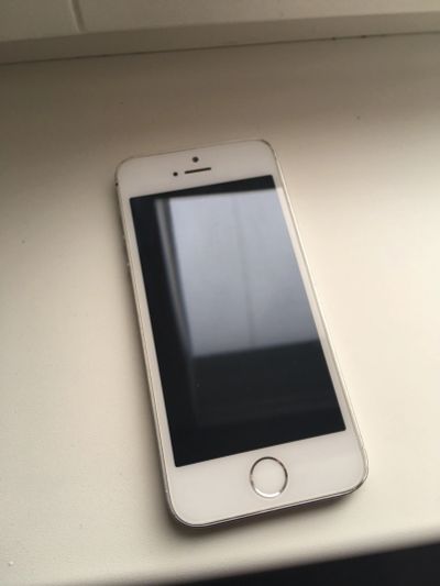 Лот: 12199071. Фото: 1. iPhone 5s 16gb. Смартфоны